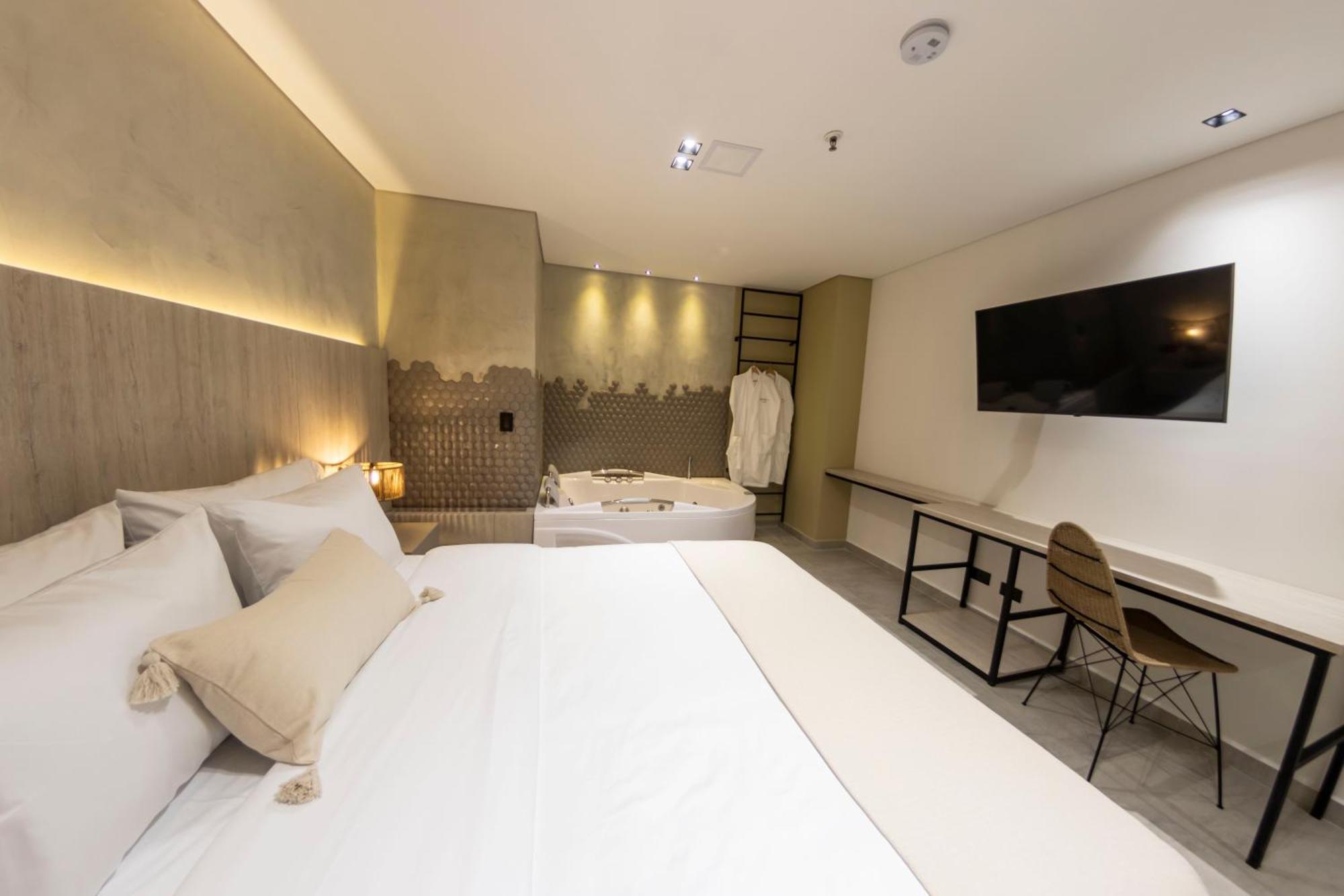 Sonata 44 Hotel Laureles Medellin Ngoại thất bức ảnh